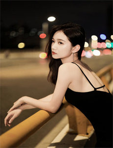 《女孩和婆婆》