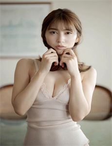 《极品美女在线观看免费直播》