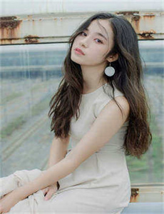 《欧美又粗又长又黑的A片》