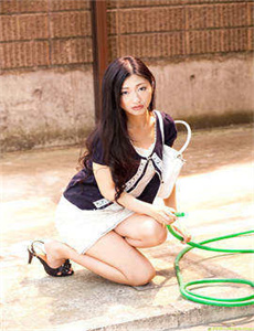 《丰满熟女人妻大乳波多野吉衣》